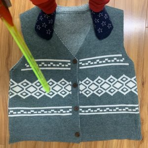 Áo len sát nách hoạ tiết