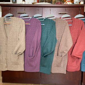 Áo len dệt cổ trái tim có túi cho me