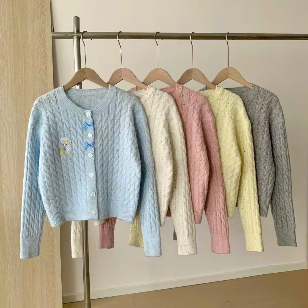 Áo len dệt cổ tròn