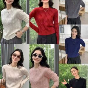 Áo len chui cổ tròn vặn thừng